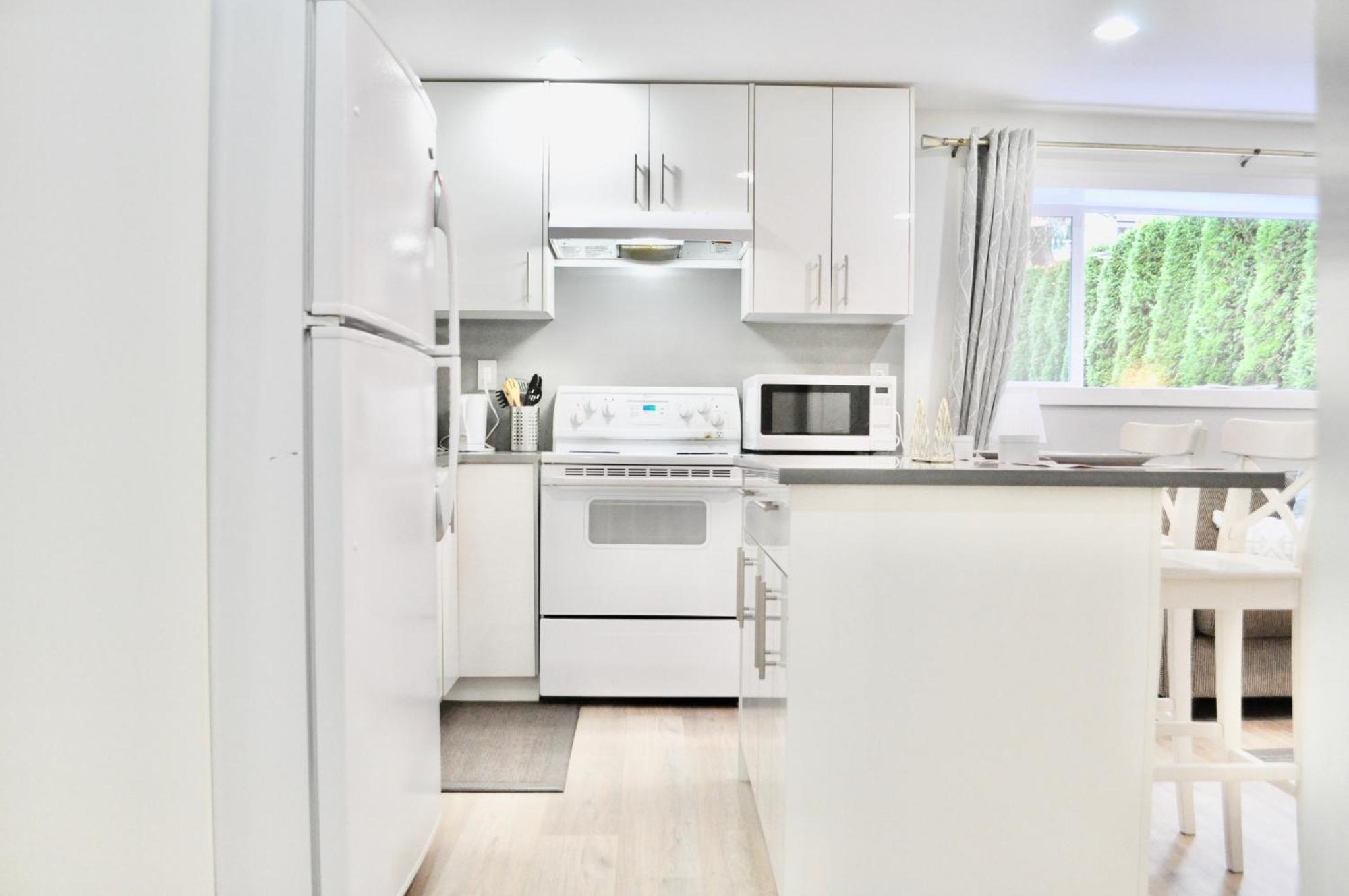 Stylish 1 Bedroom Suite In North Vancouver 10 Mins Ski 外观 照片